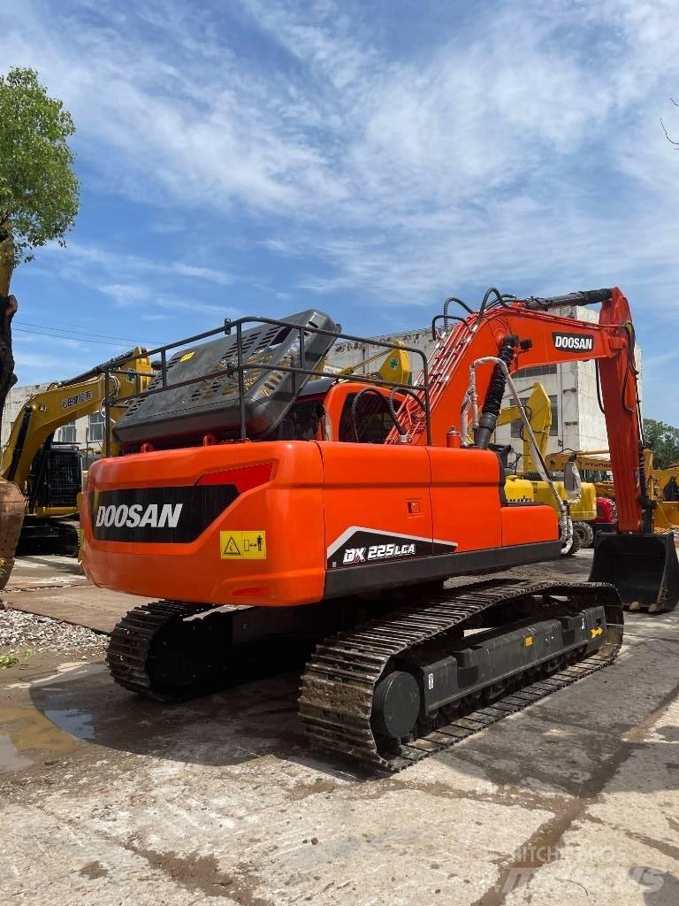 Doosan DX 225 Közepes (midi) kotrók 7 t - 12 t
