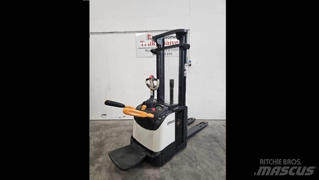 Crown ETi 4000 1.6 Elektromos gyalogkíséretű targoncák