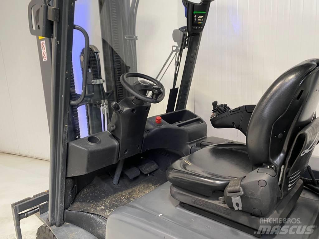Linde E30L-01 Elektromos targoncák
