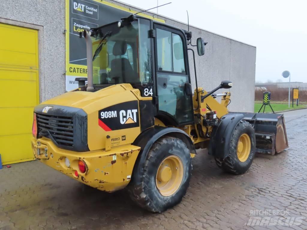CAT 908M Gumikerekes homlokrakodók