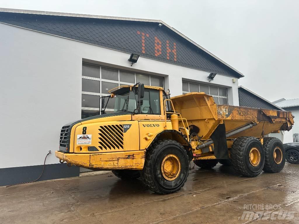 Volvo A 25 D Nr.8 Csuklósdömperek