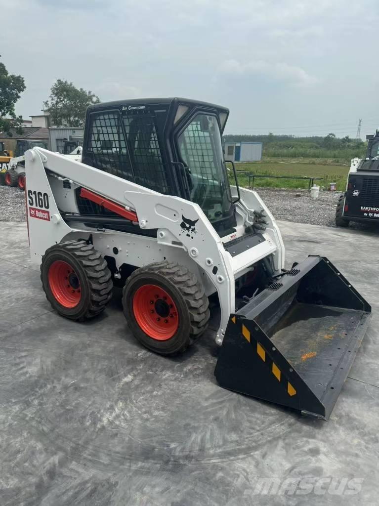 Bobcat S 160 Lánctalpas kotrók