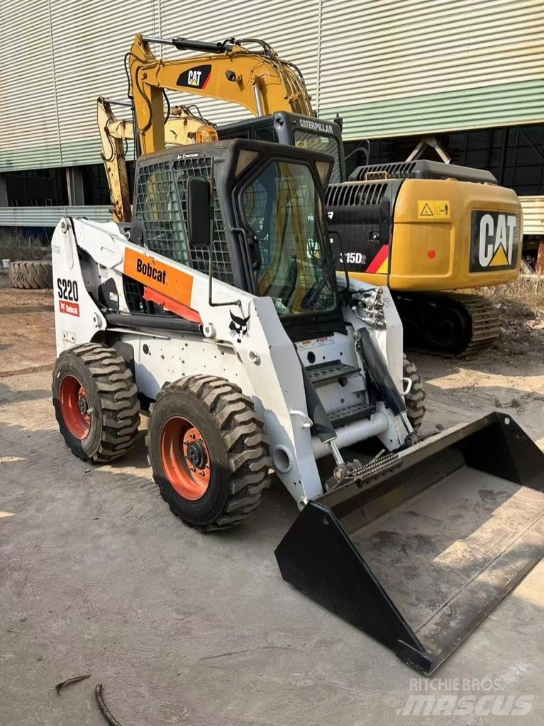 Bobcat S 220 Kompaktrakodók