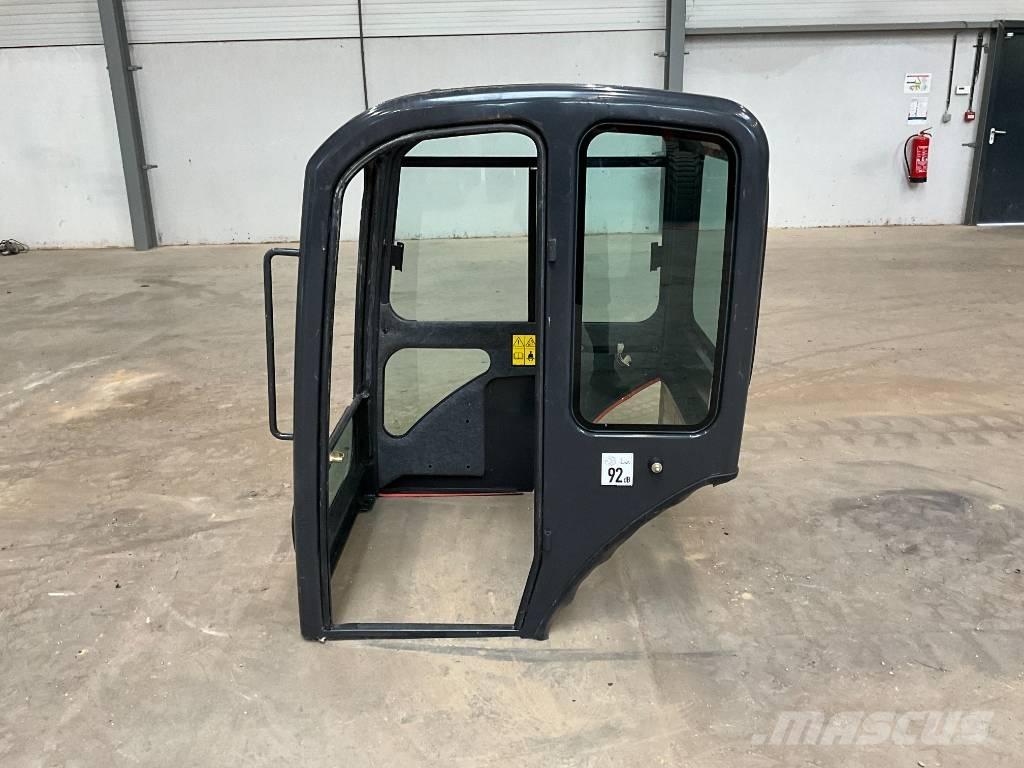 Bobcat E 16 Vezetőfülke és belső tartozékok