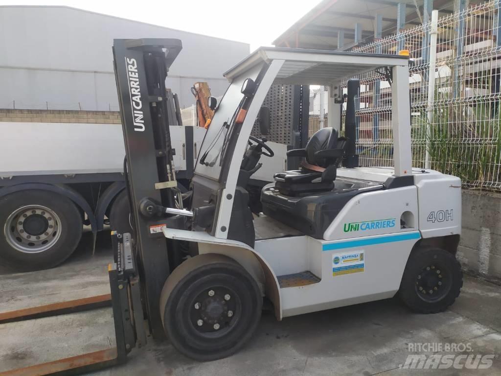 UniCarriers D1F4A40Q Oldalvillás targonca