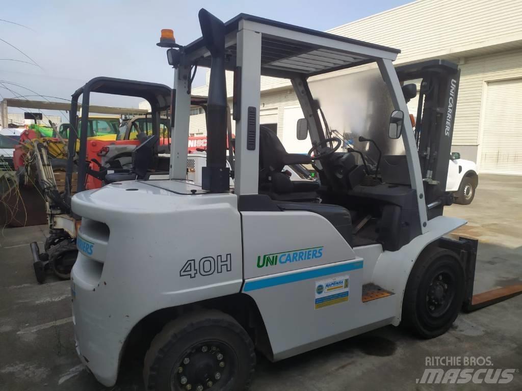 UniCarriers D1F4A40Q Oldalvillás targonca