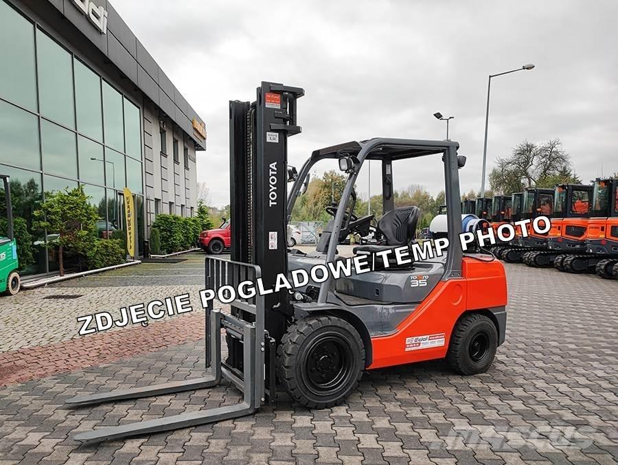 Toyota 02-8FGJF35 Gázüzemű targoncák