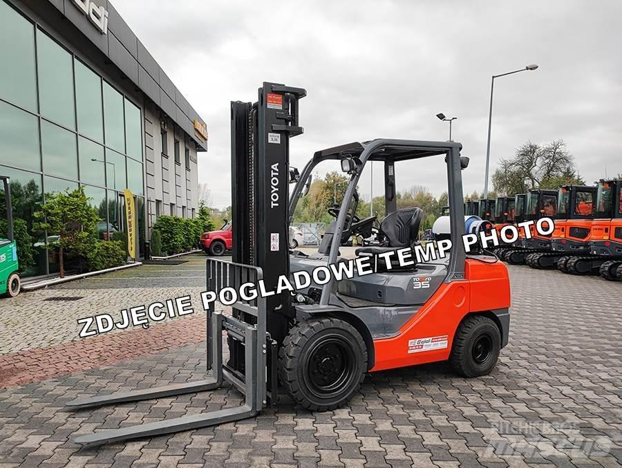 Toyota 02-8FGJF35 Gázüzemű targoncák