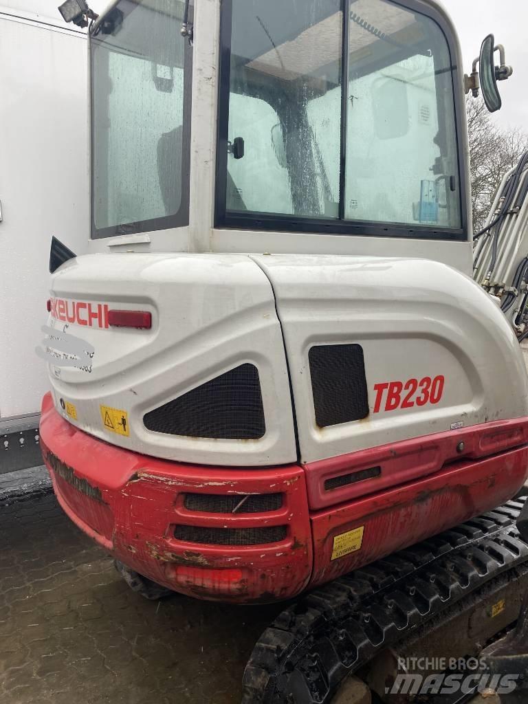 Takeuchi TB 230 Mini kotrók < 7t
