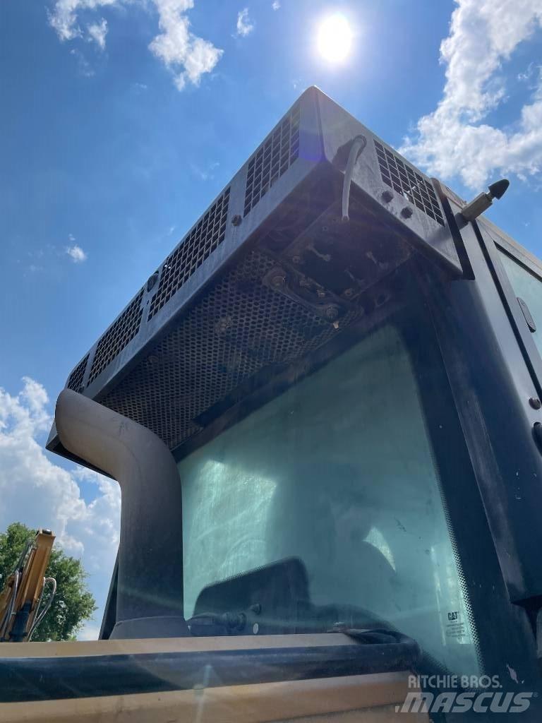 CAT 953 K Lánctalpas homlokrakodók
