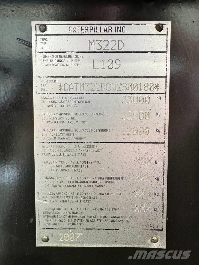 CAT M 322 D Gumikerekes kotrók