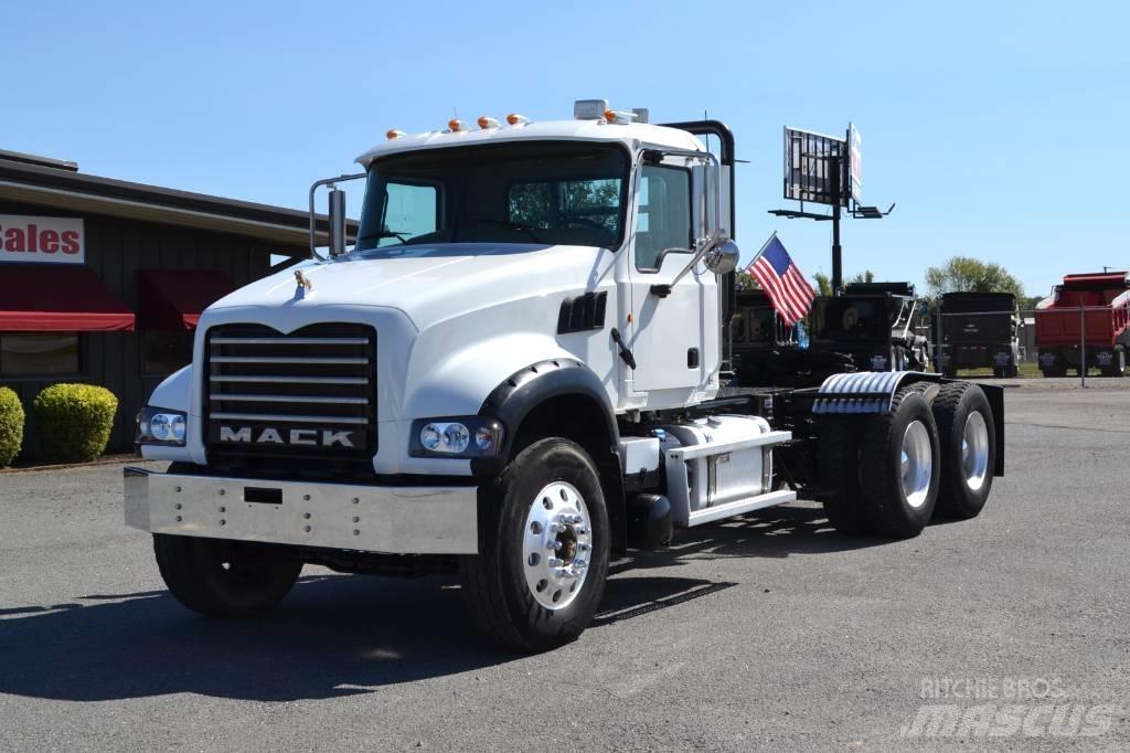 Mack Granite GU 713 Nyergesvontatók