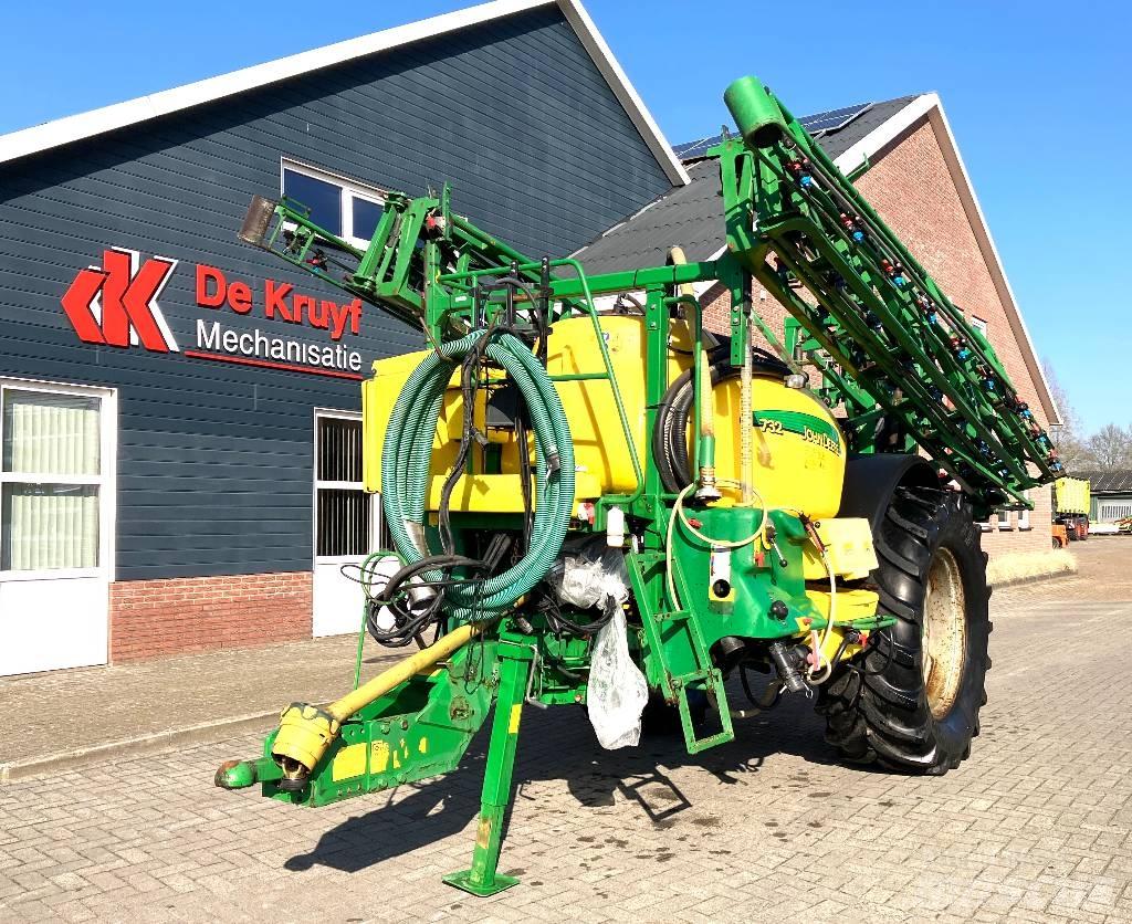 John Deere 732 Vontatott trágyaszórók