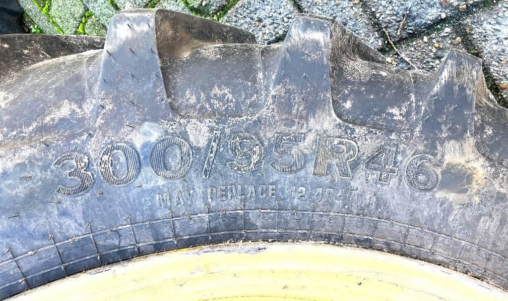 John Deere 732 Vontatott trágyaszórók