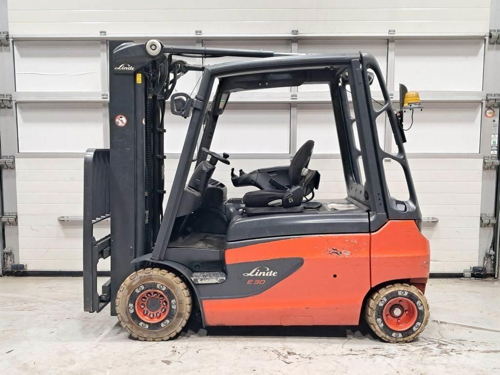 Linde E30L-01 Elektromos targoncák