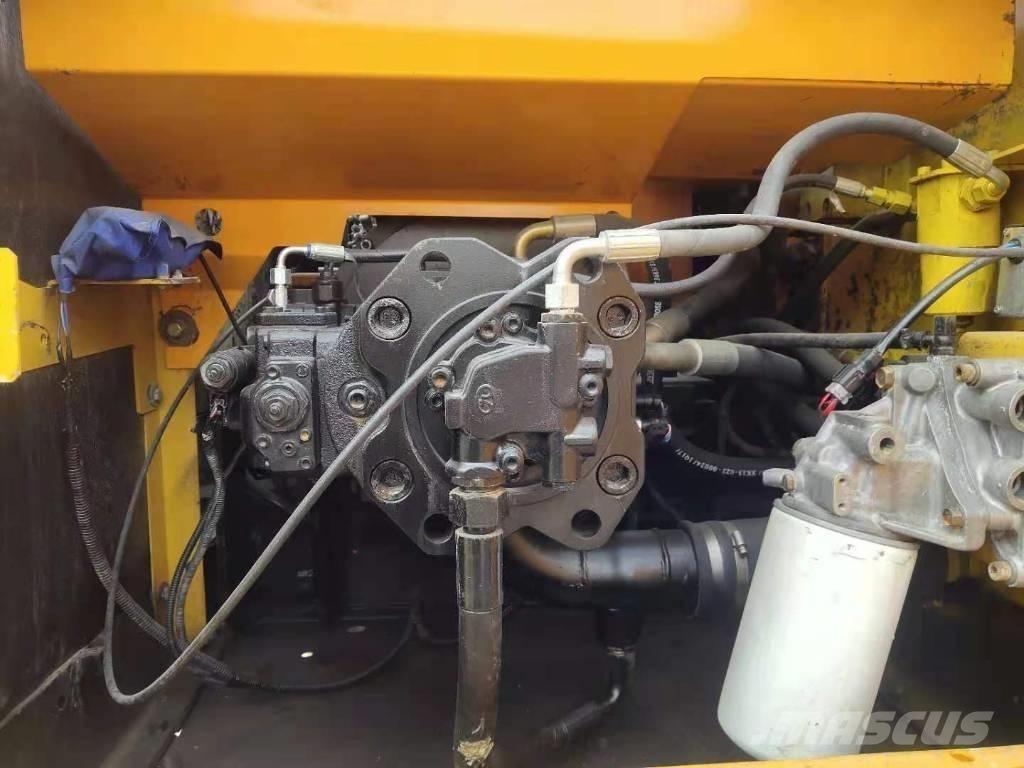 Sany SY 215 C-9 Lánctalpas kotrók