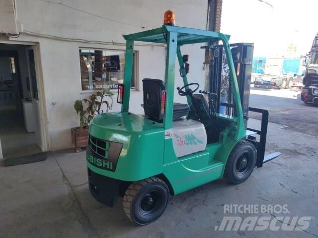 Mitsubishi FD 25 Dízel targoncák