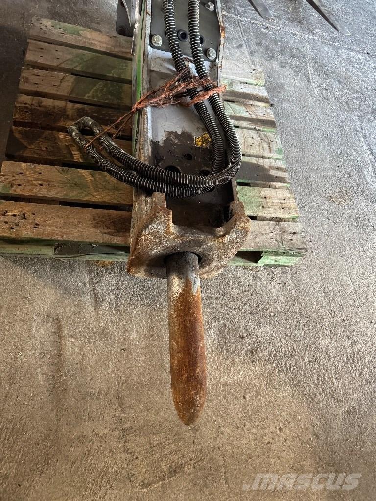 Hyundai R140W-9A Gumikerekes kotrók