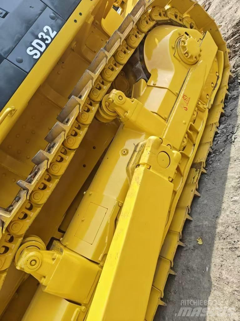 Shantui SD 32 lánctalpas dózerek