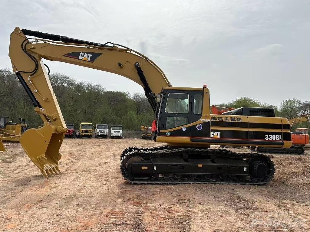 CAT 330 B L Lánctalpas kotrók