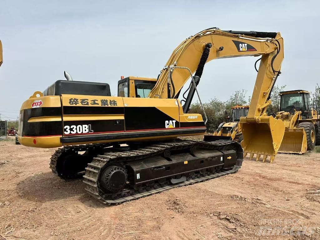 CAT 330 B L Lánctalpas kotrók
