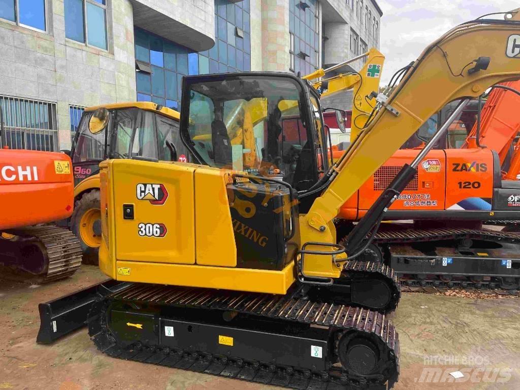 CAT 306 Mini kotrók < 7t