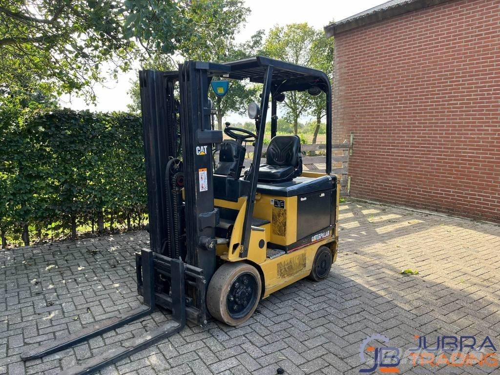 CAT EC25N Elektromos targoncák