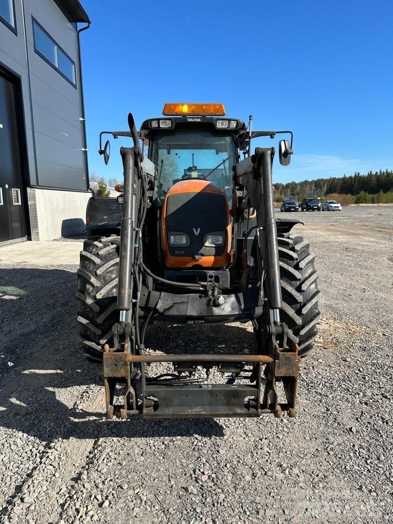 Valtra N101 Traktorok