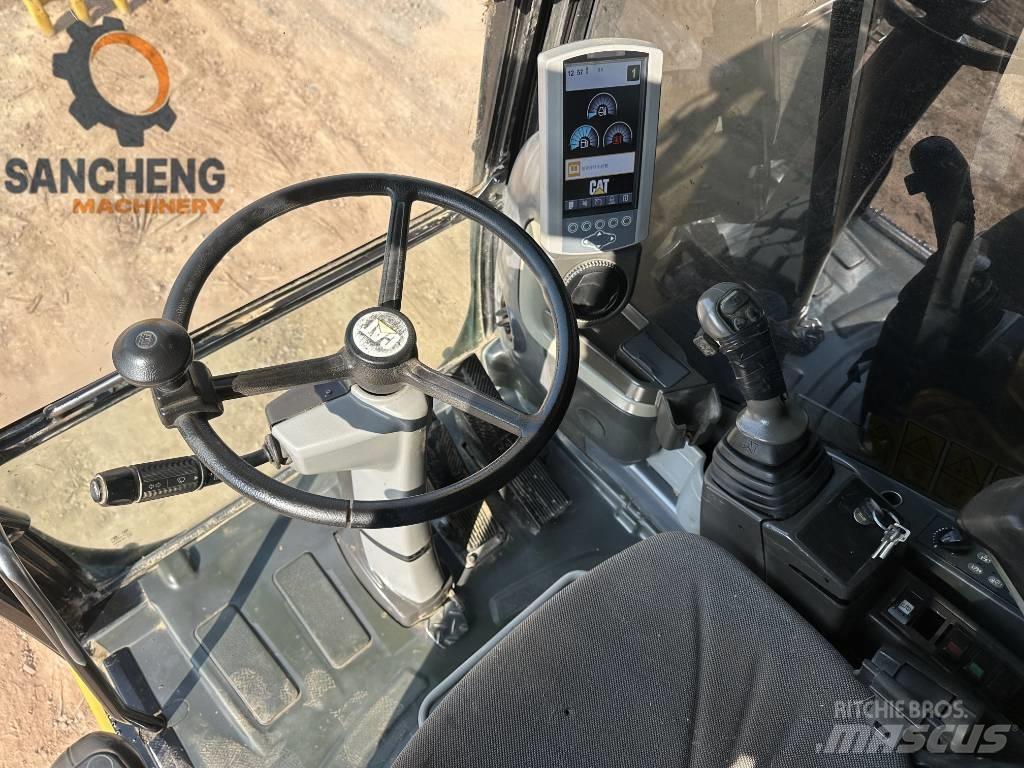 CAT M 320 D2 Gumikerekes kotrók