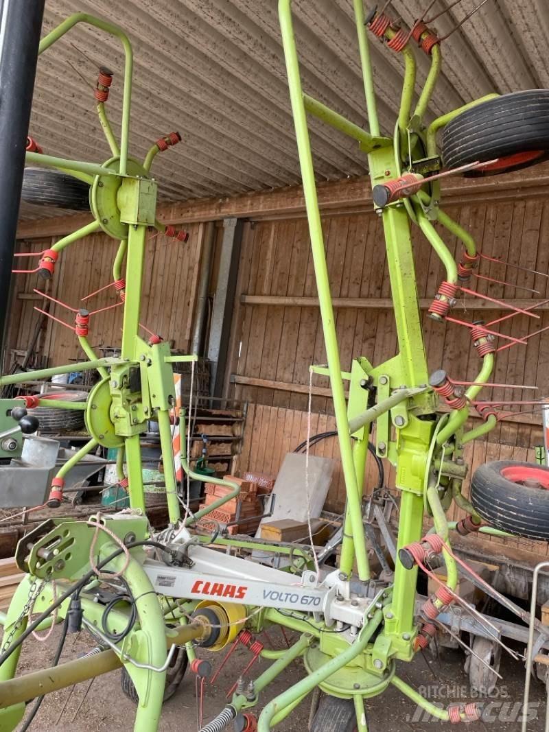 CLAAS Volto 670 Rendkészítő