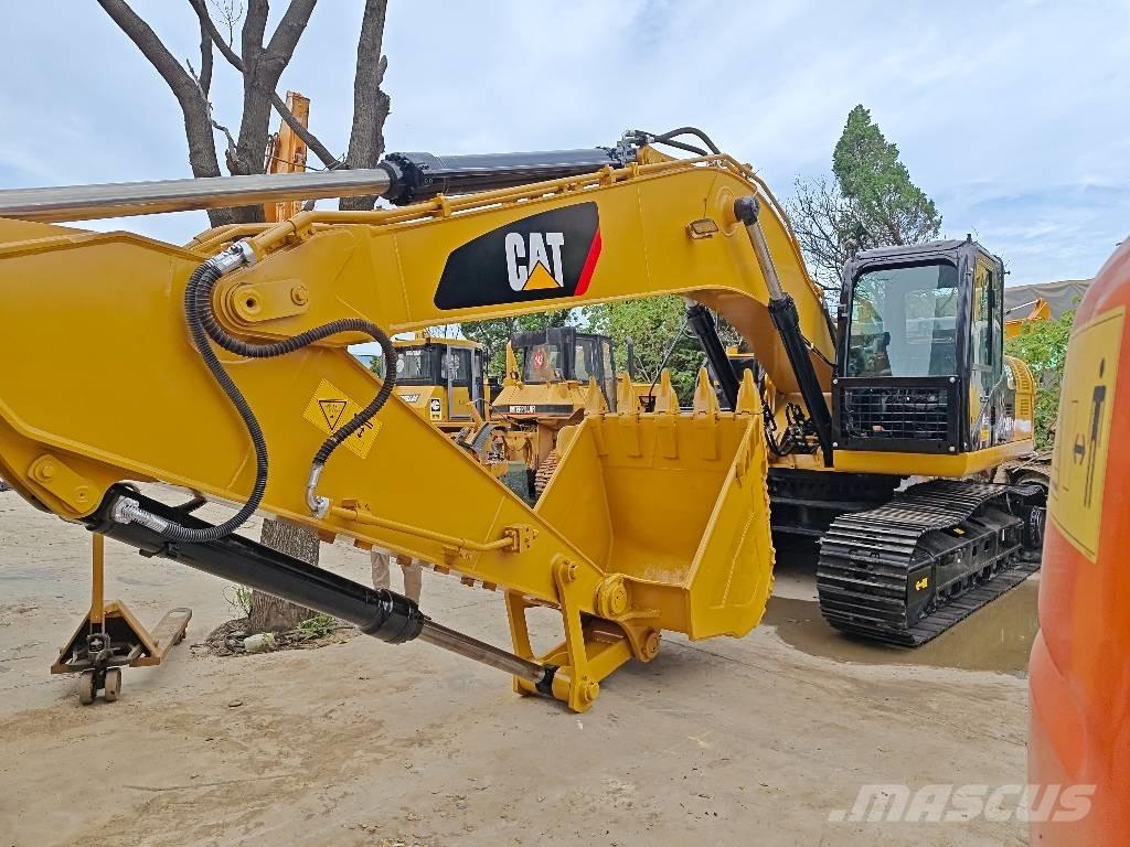 CAT 330D 2L Lánctalpas kotrók