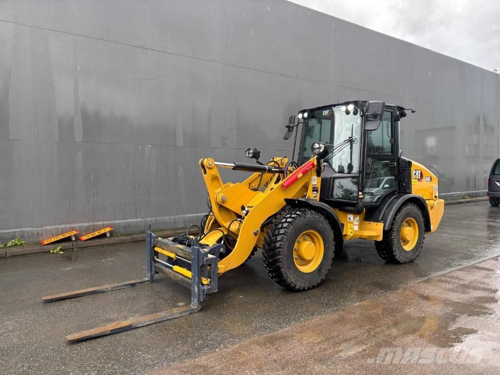 CAT 906 Gumikerekes homlokrakodók