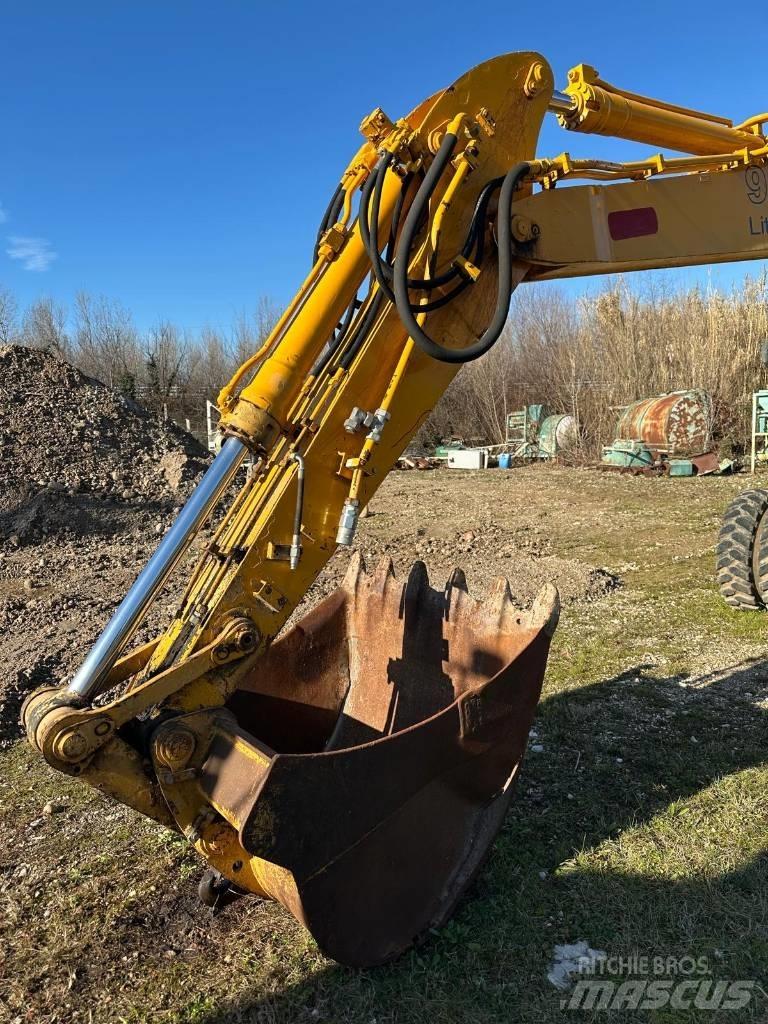 Liebherr 902 Gumikerekes kotrók