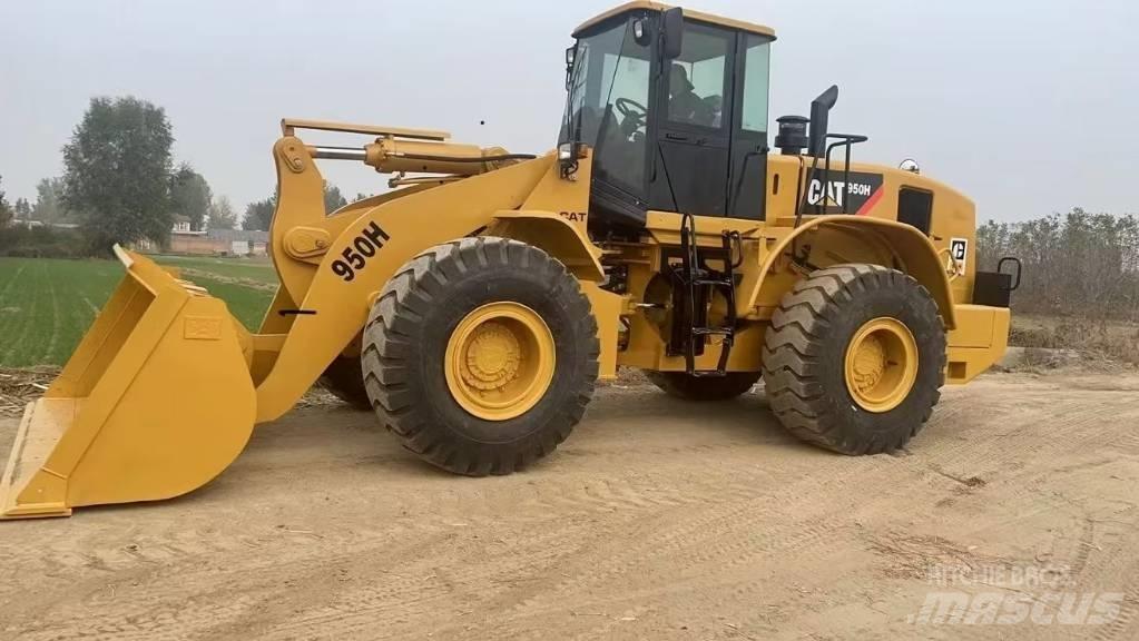 CAT 950H Gumikerekes homlokrakodók