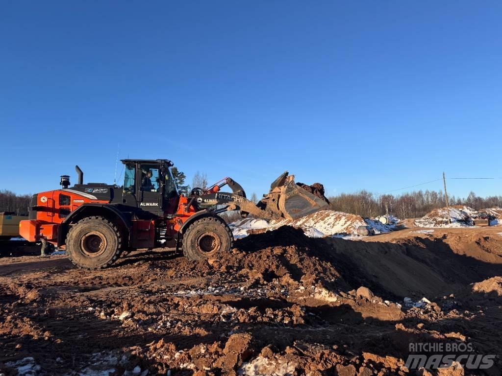 Hitachi ZW 310-7 Gumikerekes homlokrakodók