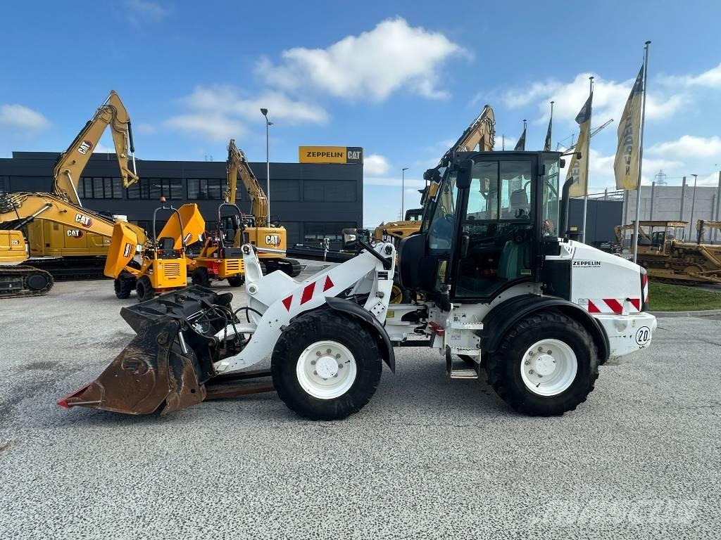 CAT 908 M Gumikerekes homlokrakodók