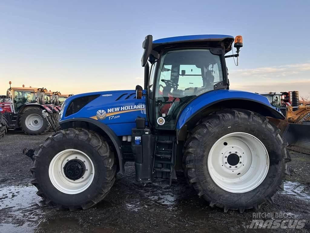 New Holland T7.225 Traktorok