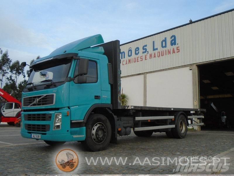 Volvo FM 9 300 Platós / Ponyvás teherautók