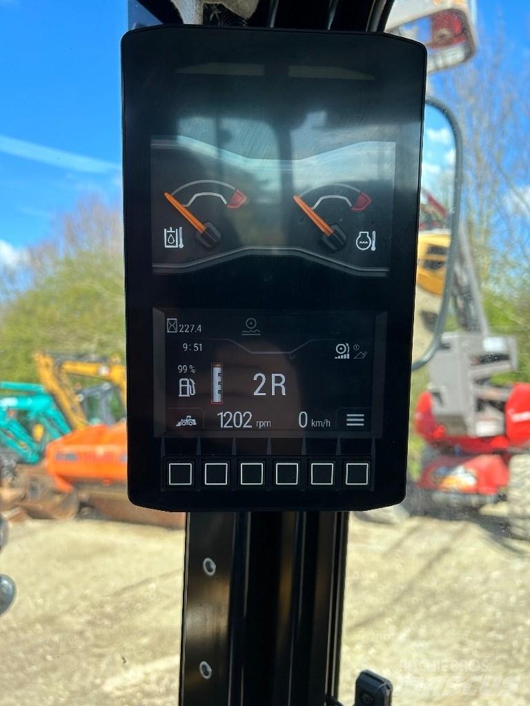 CAT 906 Gumikerekes homlokrakodók