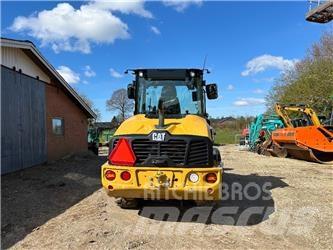 CAT 906 Gumikerekes homlokrakodók