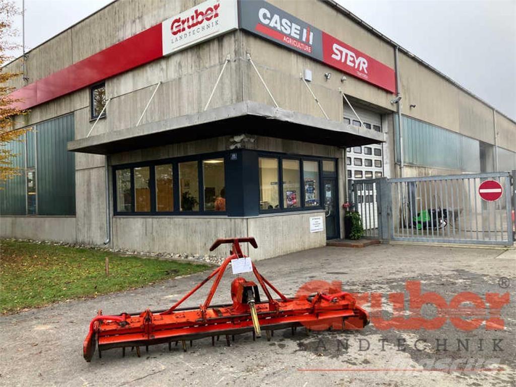 Lely 3000 Kardánhajtású ekék és Forgó-boronák