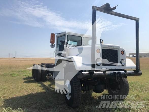 Diamond T M13 Fülkés alváz