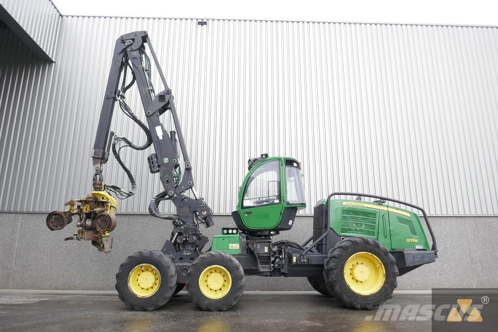 John Deere 1270E Betakarítók