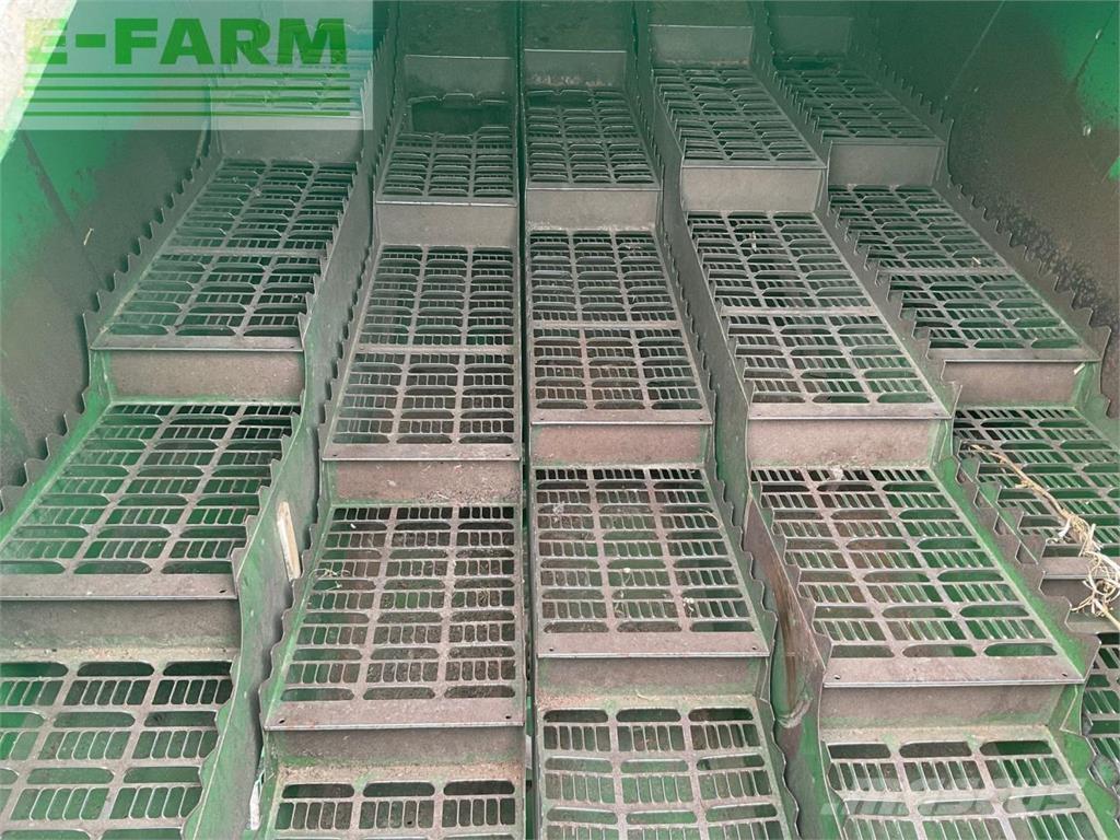 John Deere T560HM Kombájnok