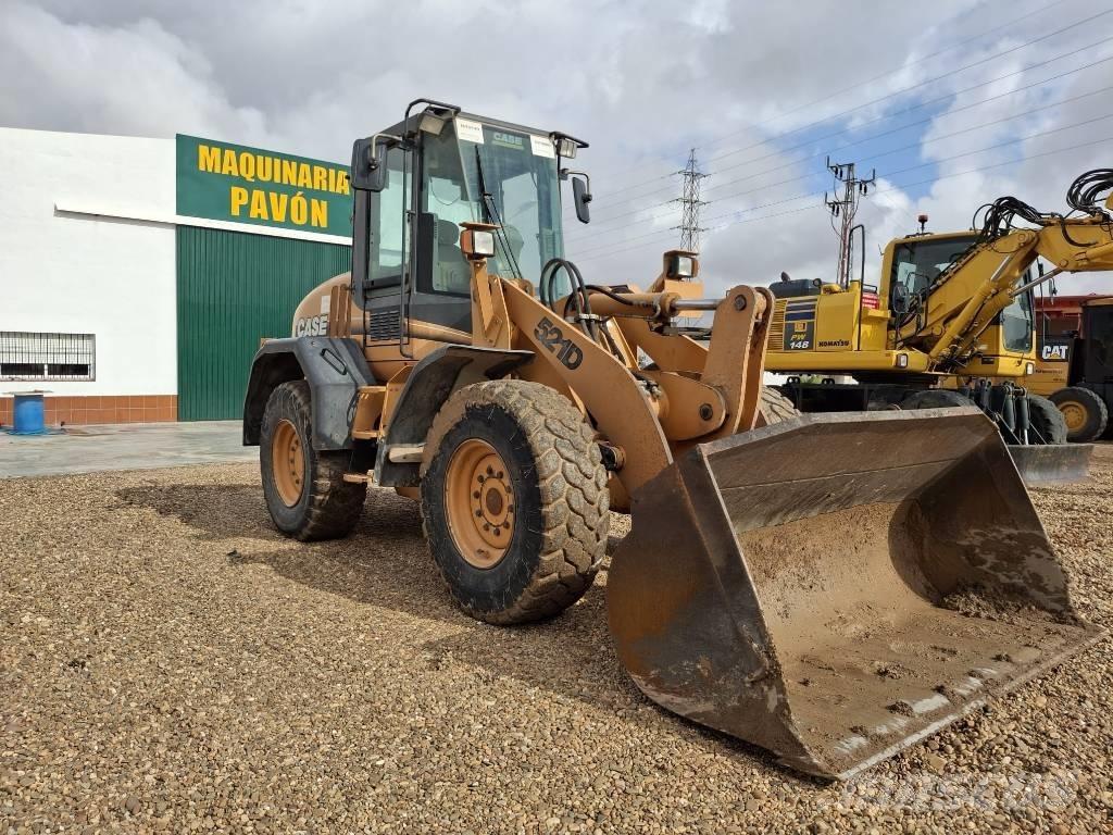 CASE 521 D Gumikerekes homlokrakodók