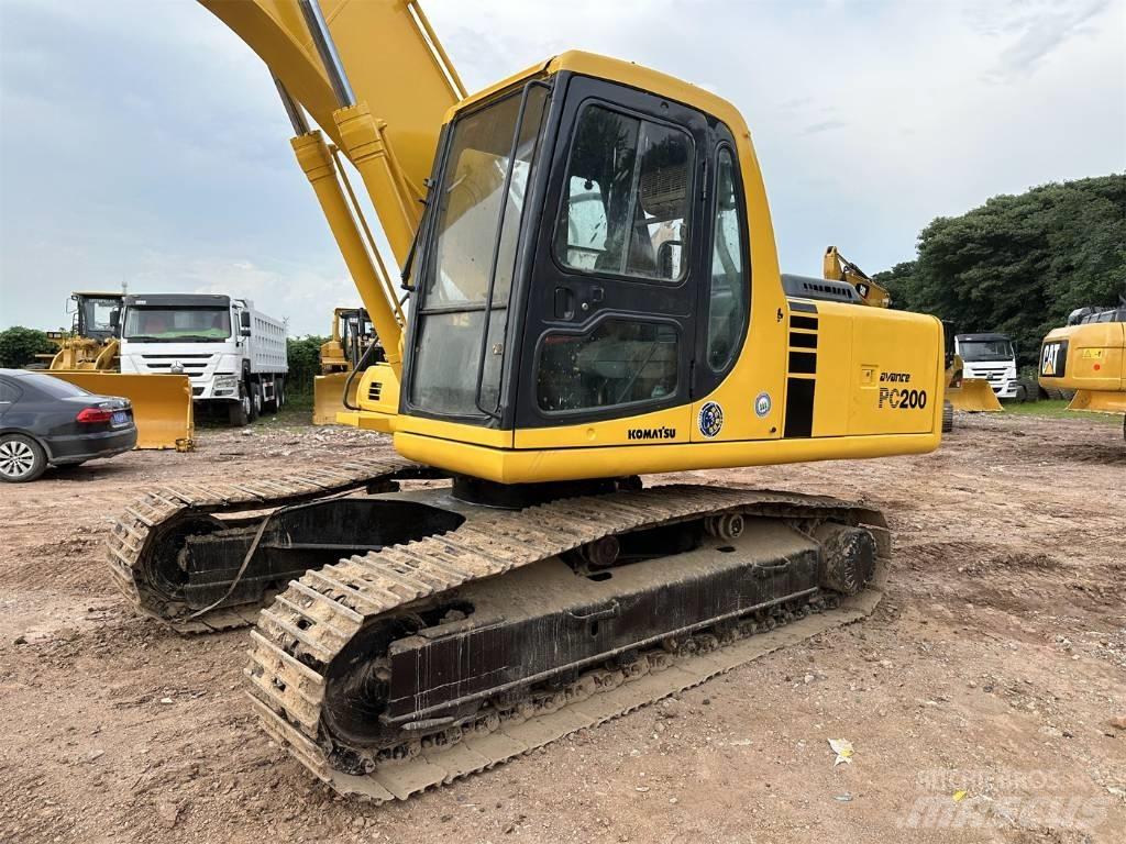 Komatsu PC 200 Lánctalpas kotrók