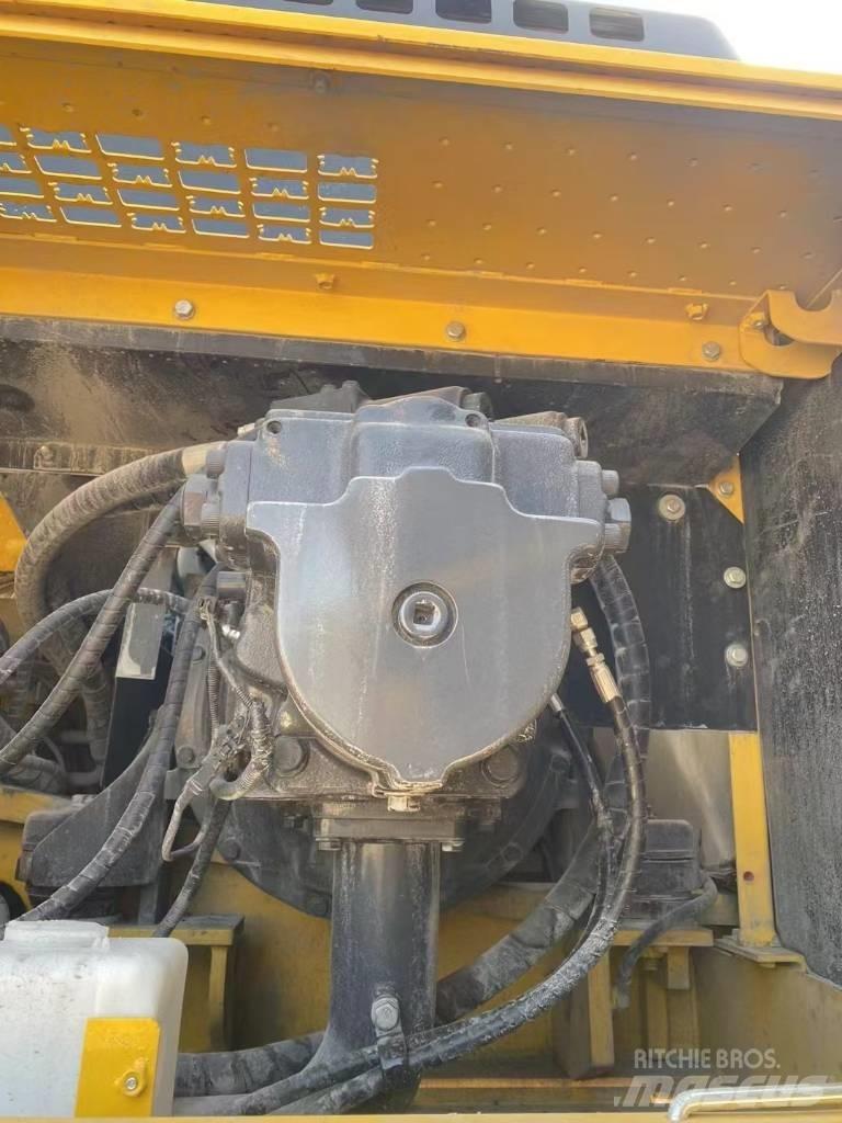 Komatsu 450LC-8 Lánctalpas kotrók