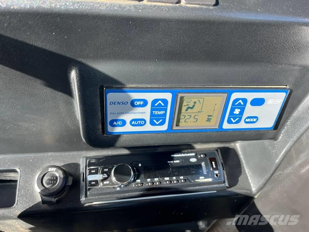 Takeuchi TB 295 W Gumikerekes kotrók