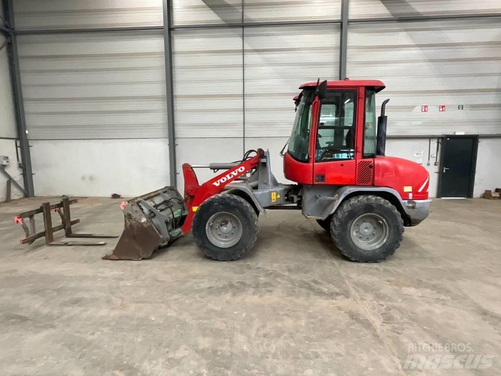 Volvo L 30 B-Z/X Gumikerekes homlokrakodók