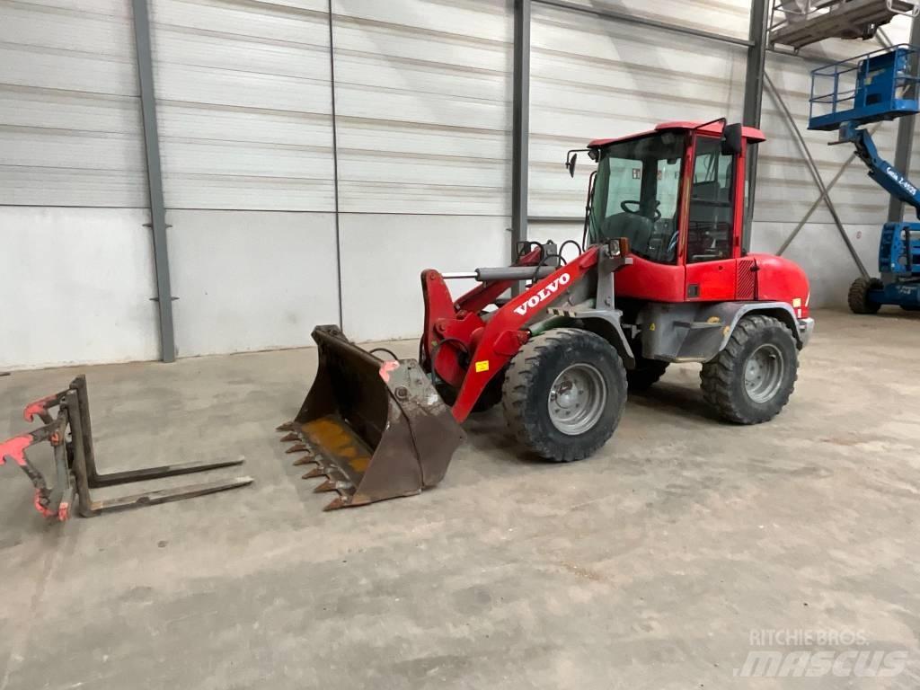 Volvo L 30 B-Z/X Gumikerekes homlokrakodók